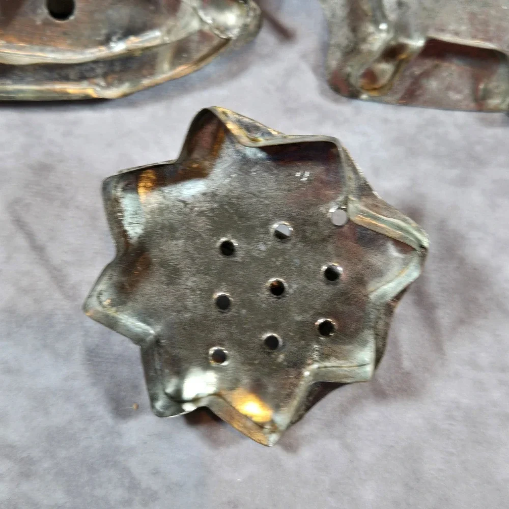 Vintage Flat Back Handle Cookie Cutters Horse Cow Star‎